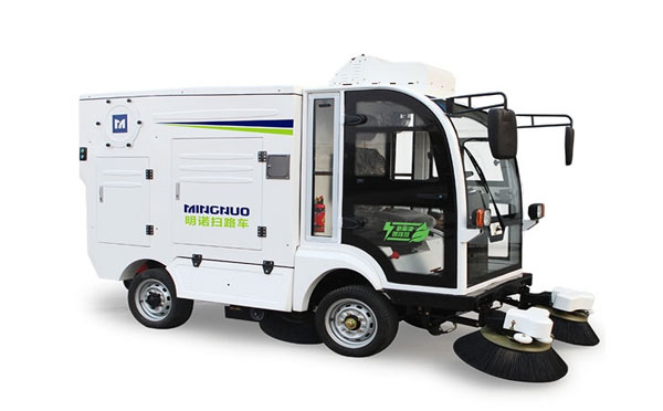 疏勒四轮扫路车MN-S1800配备240L标准垃圾桶
